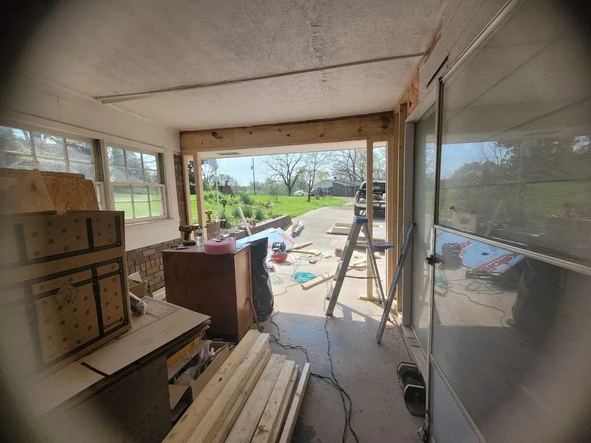 Air movers and dehumidifier for Drying & Dehumidification in Ashland